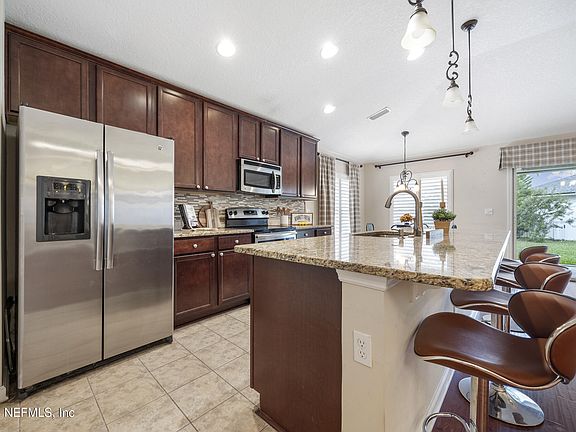 4th image of 3719 SUMMIT OAKS Drive