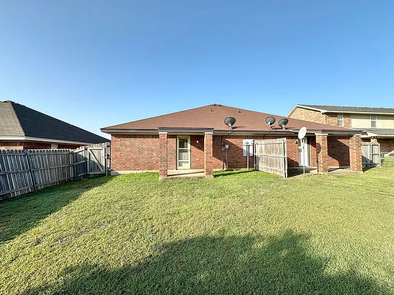 5007 John David Dr — Photo 26