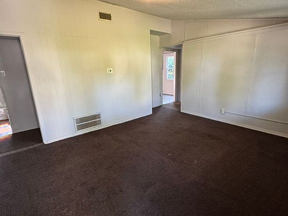 2nd image of 1115 Grant Ave
