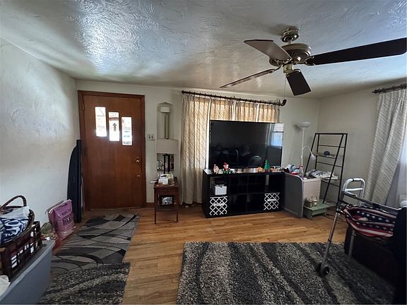 4th image of 624 Chess St