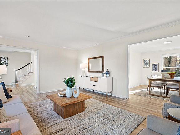 5th image of 2 Beauvoir Ct