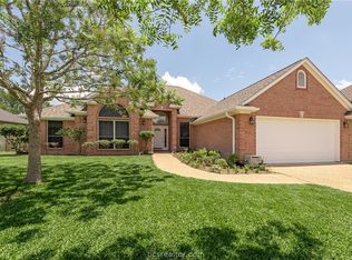 4607 Park Hollow Cir, Bryan, TX 77802