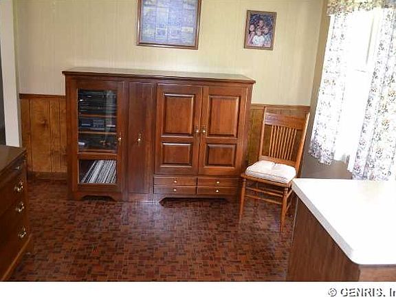 5th image of 48 Browns Ave
