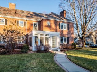 2 Grennan Rd, West Hartford, CT 06107