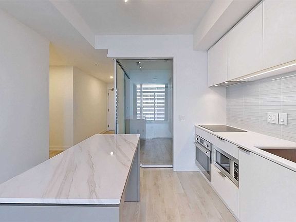 5th image of 33 Helendale Ave #1015