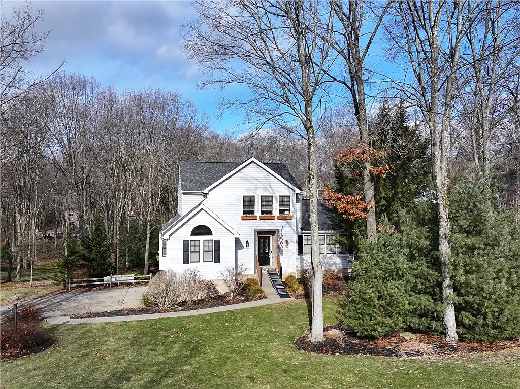 114 Firethorn Rd photo 1
