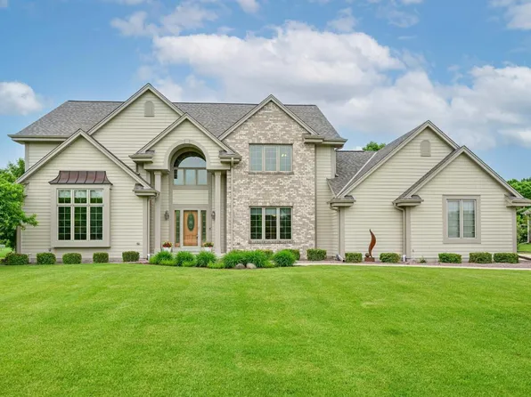 N73W28949 Bark River ROAD, Hartland, WI 53029