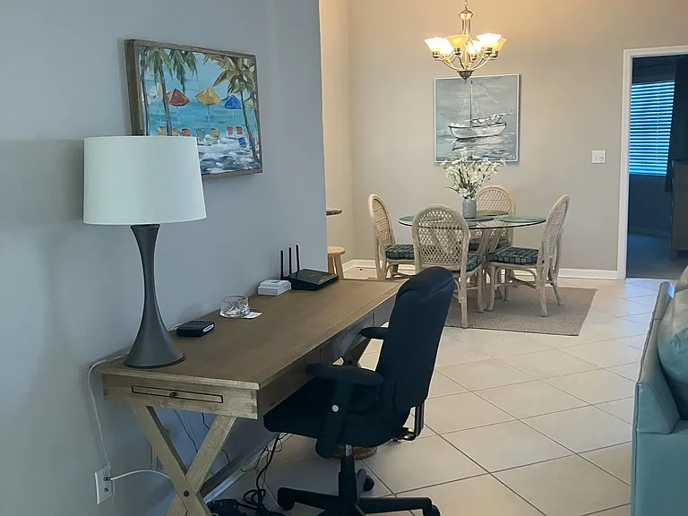 Desk with Wi-fi (included).