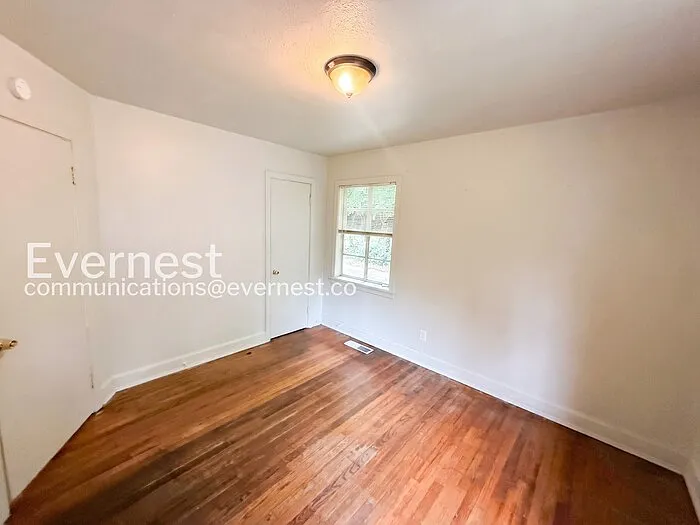 848 Vanderbilt St — Photo 14