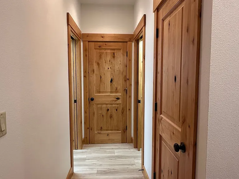 115 NW Mount Washington Dr — Photo 22