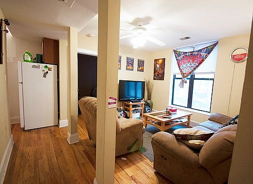 1st image of 740 W Oakdale Ave #3