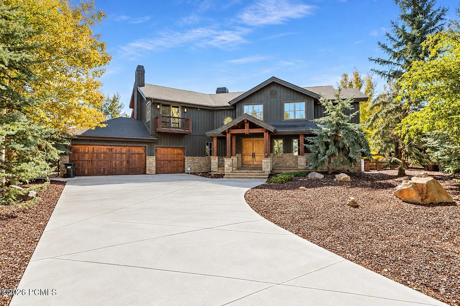 4 bed, 6.0 bath, 5238 sqft, $16,500 — Photo 1