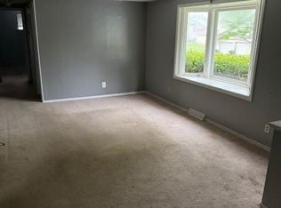 7042 N Pennsylvania Ave, Kansas City, MO 64118