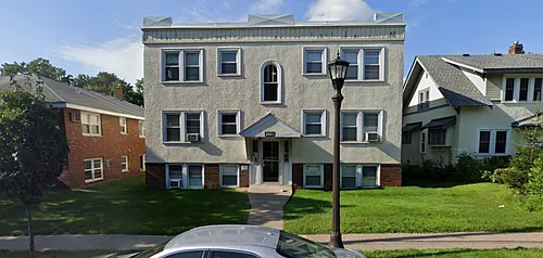 2082 Como Ave Photo 1