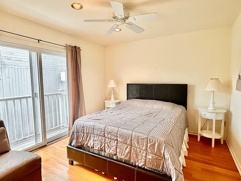 221 N Magee St — Photo 18