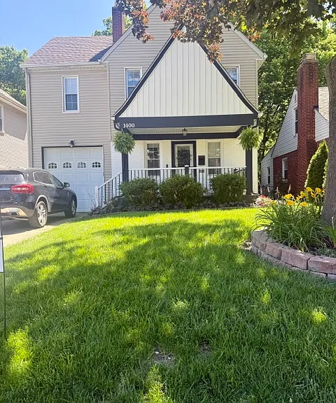 1400 Meadow Rd — Photo 1