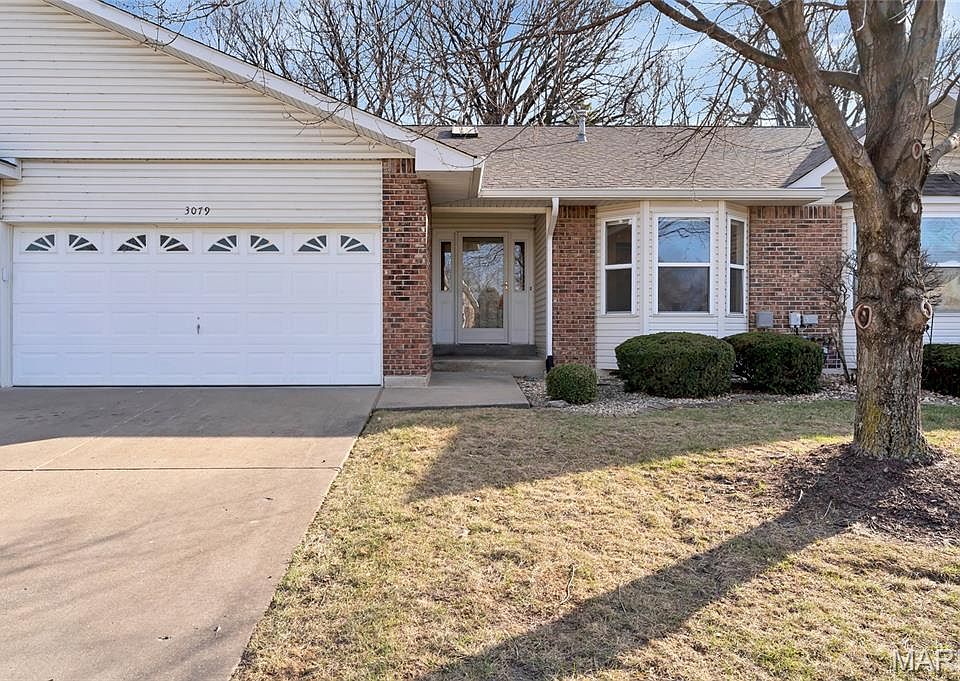 1st image of 3079 Shady Oak Dr #15B