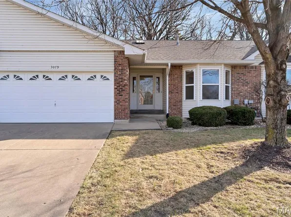 3079 Shady Oak Dr #15B, Saint Charles, MO 63301
