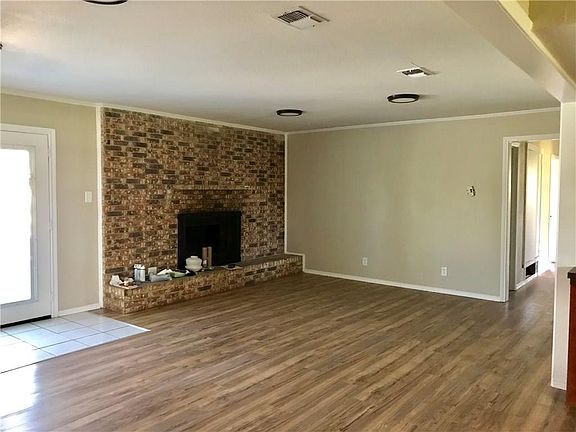 4th image of 2525 McKinney St