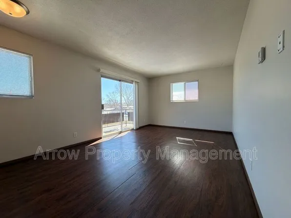 321 Chestnut St, Hickman, NE