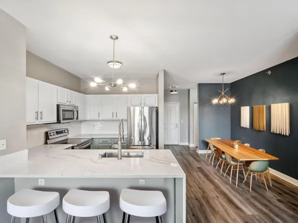 4110 S Lake Dr Unit 233, Saint Francis, WI 53235