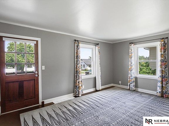 4th image of 5853 Elm St