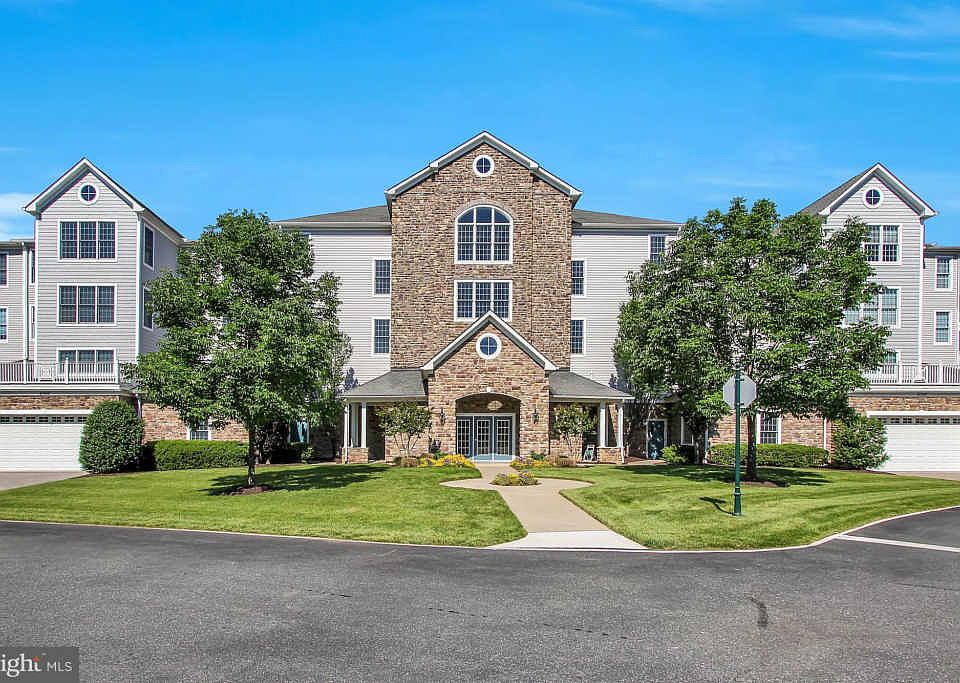 1st image of 4740A Water Park Dr