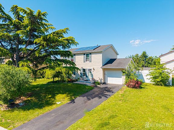 2nd image of 40 Jefferson Dr