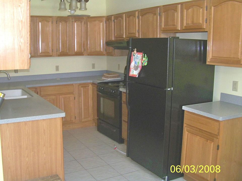 2nd image of 214 H St