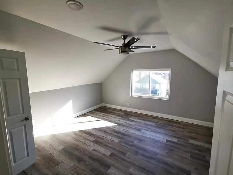 1588 Franklin Ave — Photo 8