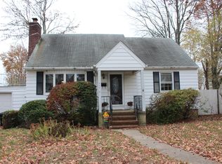 404 Robinson Ave, Staten Island, NY 10312