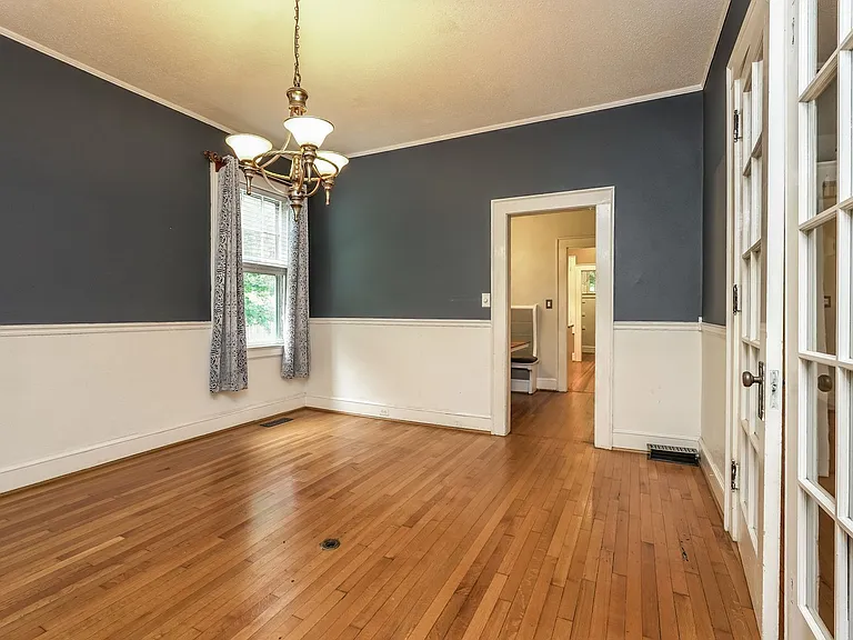 340 W End Blvd — Photo 7