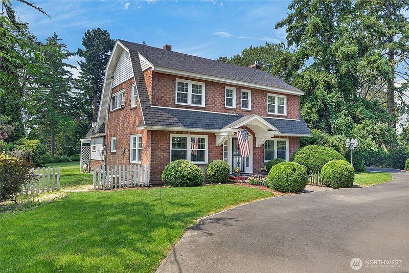 3rd image of 912 Cherry Lane