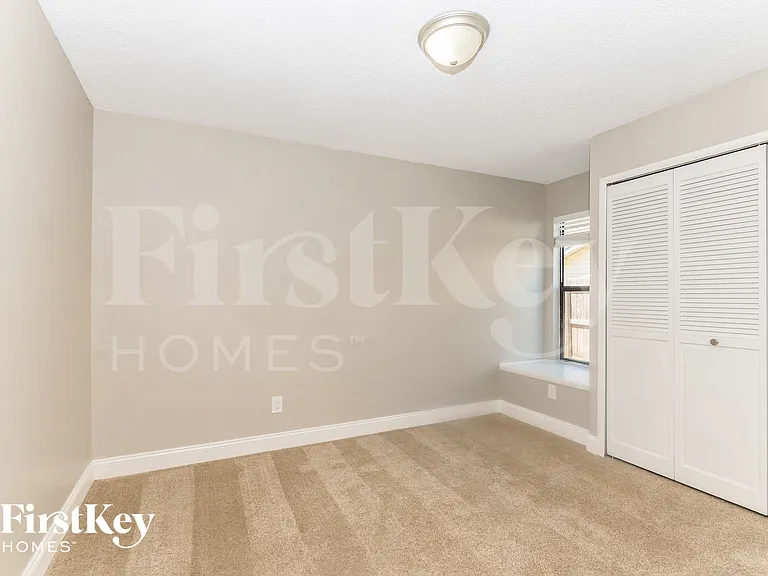 8021 Weather Vane Dr — Photo 12