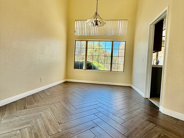 21325 Marston Ct — Photo 5