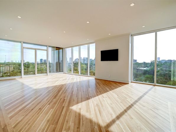 121 N Post Oak Ln APT 706