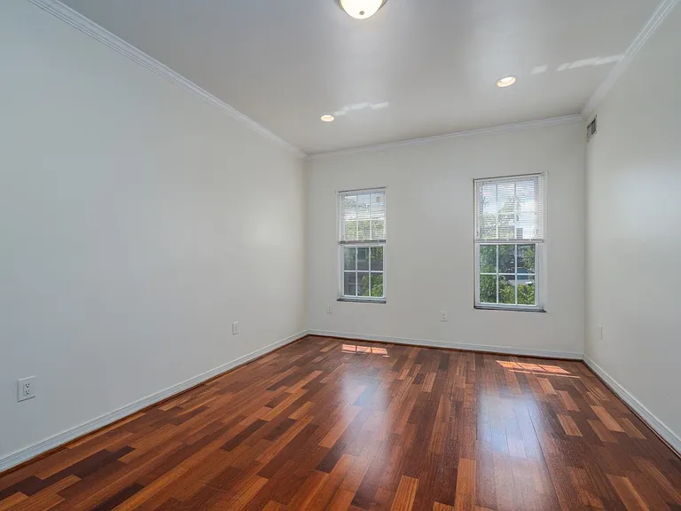3218 E Lombard St — Photo 10