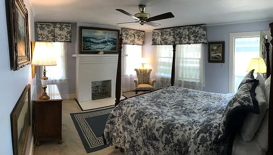 Studio, 400 sqft, $1,400 — Photo 3