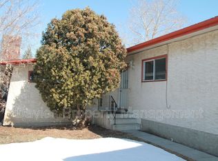 11940 152b Ave NW, Edmonton, AB T5X1G4