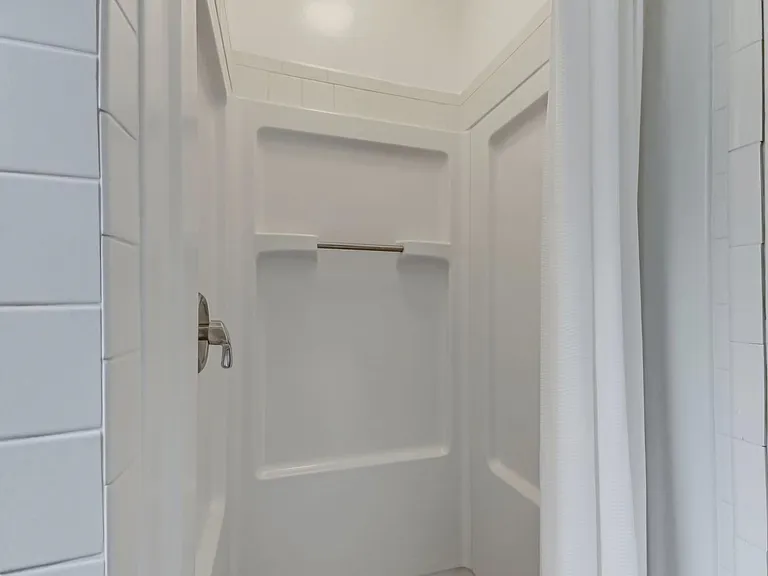 Guest shower