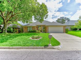 6921 Weatherwood Rd, Fort Worth, TX 76133