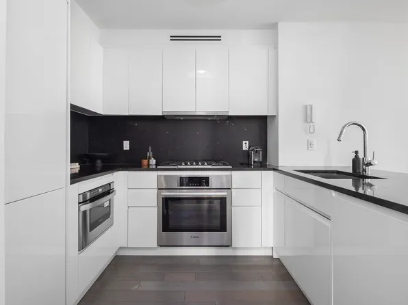 385 First Avenue 10G image 2 of 21