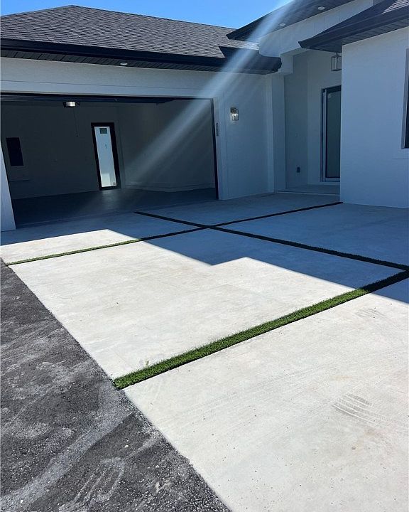 1st image of 3947 Everglades Blvd S