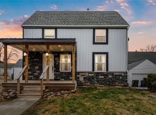 290 Highland Dr NW, Cedar Rapids, IA 52405