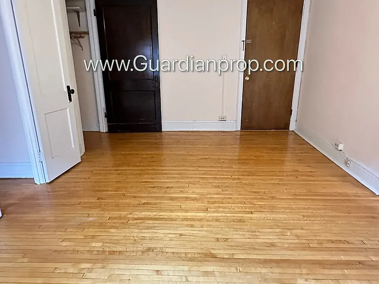 2876 Humboldt Ave S #105 — Photo 16