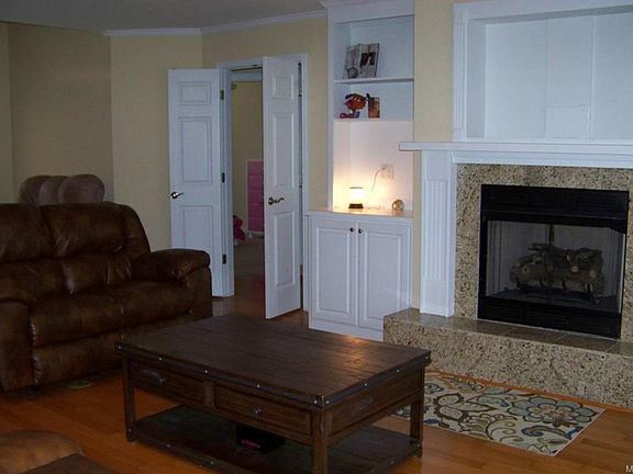 2nd image of 118 Cloverhill Dr