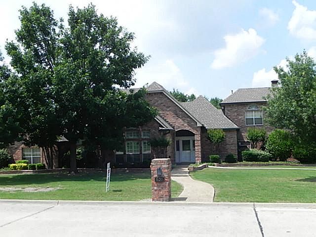 1st image of 521 Chippendale Dr