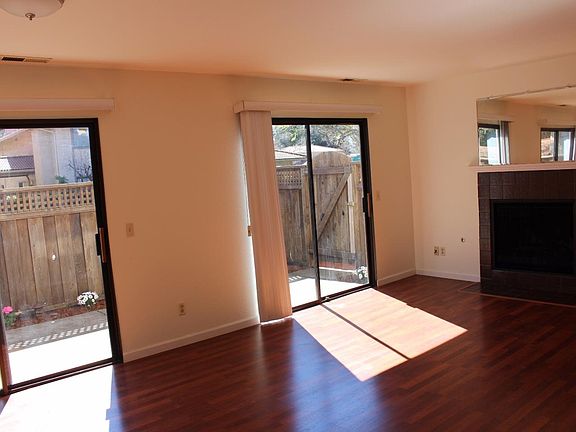 3rd image of 129 Torrey Pine Ter