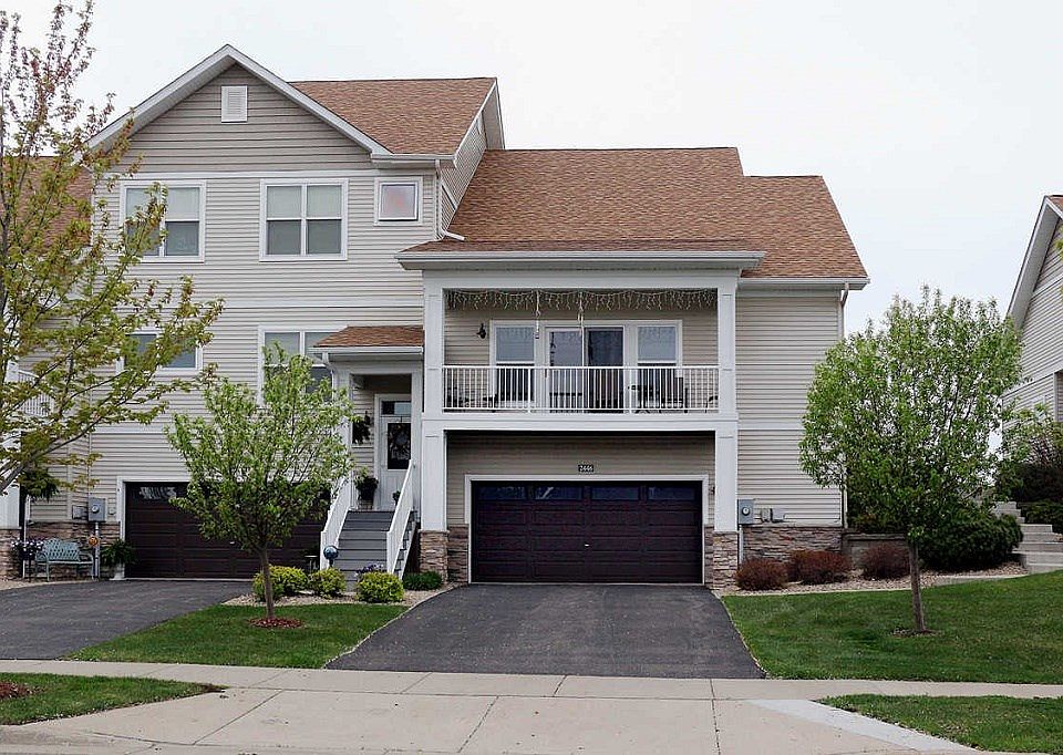 2446 Eilanna Dr Northfield