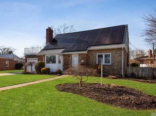 3469 Stephen Ln, Wantagh, NY 11793